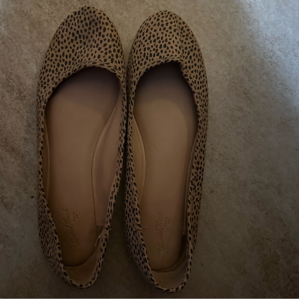 UNIVERSAL THREAD LEOPARD FLAT